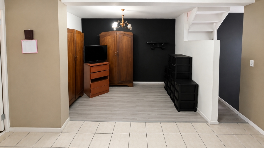 To Let 3 Bedroom Property for Rent in Westridge Western Cape